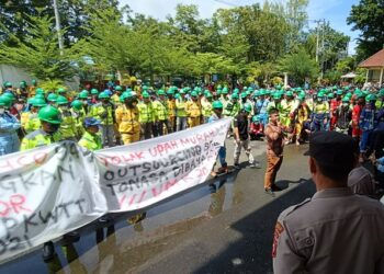 Pekerja Outsourcing Semen Tonasa Sambangi DPRD Pangkep, Tuntut Kepastian Upah dan Status Kerja