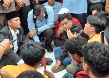 Temui Mahasiswa, Gubernur Kaltim Setuju Evaluasi Gratispol