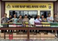269 Botol Miras Disita Polisi dari Warung di Teluk Bayur Berau, Satu Pria Diamankan