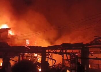 44 Bangunan Terbakar di Pasar Segiri Samarinda, Damkar Berjibaku Dua Jam