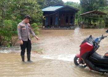Banjir Desa Menamang Kanan Kukar Berangsur Surut, 40 KK Terdampak Kembali ke Rumah