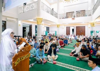 Hadiri Nuzulul Quran di Masjid Terapung, Wali Kota Bontang Ajak Warga Jadikan Alquran Pedoman Hidup