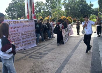 GMNI Kutim Geruduk DPRD, Soroti Jalan Maut dan Supeltas Liar