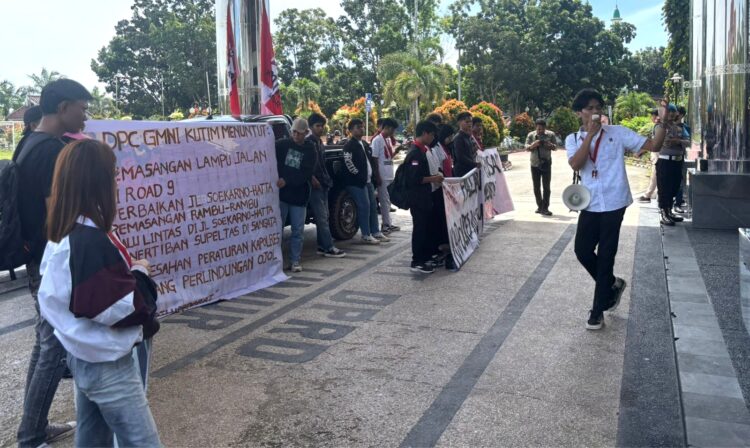 GMNI Kutim Geruduk DPRD, Soroti Jalan Maut dan Supeltas Liar