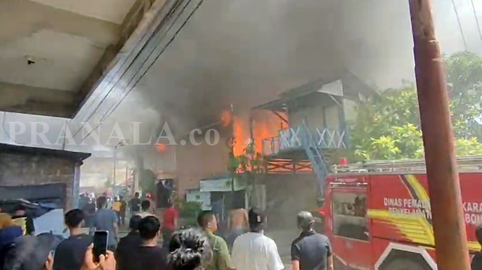 Kebakaran di Belakang Hotel Andika Bontang, Belasan Rumah Ludes Dilalap Api