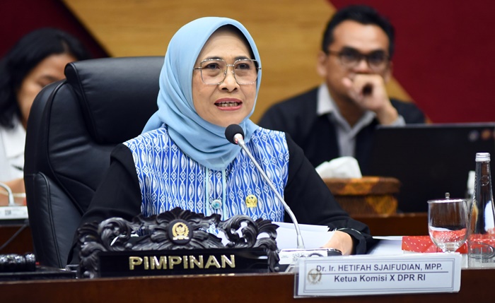 Hetifah: Kegiatan Belajar Mengajar Tetap Tatap Muka di Sekolah