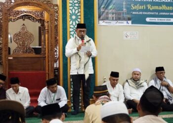 Safari Ramadan di Muara Badak, Wagub Kaltim Serahkan Bantuan dan Paparkan Program Pendidikan Gratis