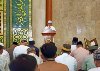 Salat Idulfitri di Masjid Agung Al-Faruq Sangatta, Bupati Kutim Ajak Warga Jaga Persatuan dan Bijak Bermedia Sosial