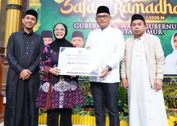 Wagub Kaltim Salat Subuh di Bontang, Serahkan Bantuan Total Rp957 Juta untuk Pembangunan