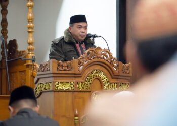 Subuh Berjamaah di Masjid Terapung, Wawali Bontang Ajak Warga Makmurkan Masjid dan Perkuat Gotong Royong