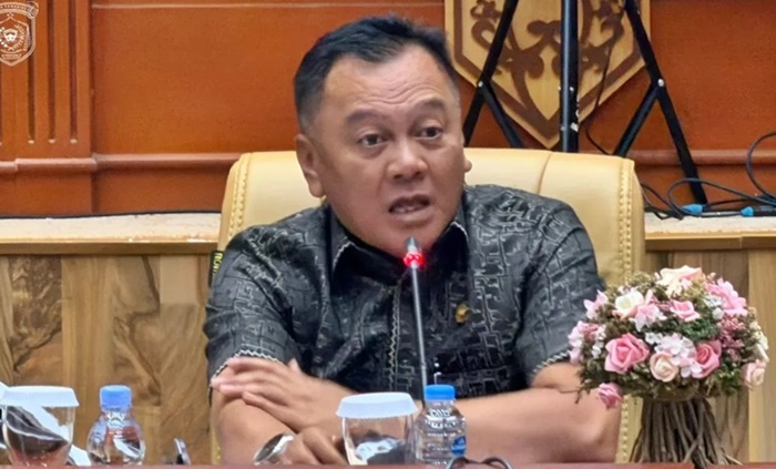 Kabel Menjuntai di Langit Samarinda, Ancaman yang Terlihat Sehari-hari