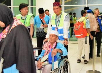 Kloter 1 Haji Samarinda Berangkat, Satu Jemaah Batal karena Hamil