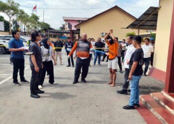 Rekonstruksi Pembunuhan di Samarinda: Sengketa Rp600 Ribu untuk Beli Sabu Berujung Maut