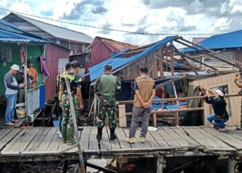 Detik-Detik Rumah di Atas Laut Bontang Roboh Tengah Malam, Cucu Korban Nyaris Tertimpa