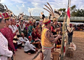 PT Karyanusa Ekadaya Dukung Pelestarian Tradisi Lomplai Dayak Wehea di Kutim