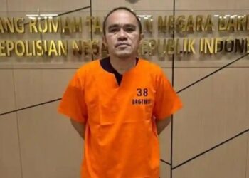 Pakai Baju Tahanan Oranye, Eks Kasat Narkoba Kubar Resmi Ditahan Bareskrim