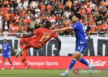 Persib Bungkam Persija 2-1 di Samarinda, Adam Alis Borong Dua Gol