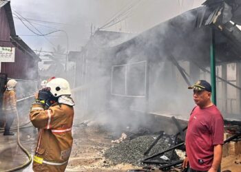 Rumah Baru Dibeli di Bontang Ludes Terbakar, Tukang Nyaris Terjebak Asap