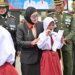 Siswi SD Bontang Hadiahkan Puisi "Bocah Gesit Berbenah" untuk Wali Kota Neni
