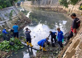 Cerita Pasukan Panbers Bontang: Sebulan Berteman Lumpur Demi Adang Banjir Kiriman