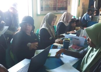 Senyum Warga Kampung Malahing, Bontang Layanan Adminduk Datang ke Laut