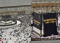 Jemaah Haji Bontang Saksikan Pergantian Kiswah Kakbah di Awal Tahun Baru Hijriah