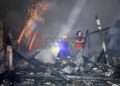 Api Diduga Muncul dari Lantai Dua, Tiga Rumah di Balikpapan Barat Hangus Terbakar