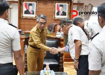 Bupati Kutim, Ardiansyah Sulaiman, menerima audiensi dari jajaran Lapas Kelas IIA Bontang di ruang kerjanya, Senin (13/7/2026). [Dok Prokutim]