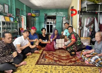 Kisah "Tengok Tetangga" di Bontang Kuala, Urunan Gaji demi Lansia Sakit
