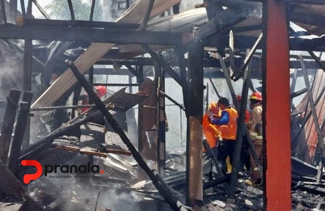 Dua Bocah Tewas Terjebak saat Rumah Panggung di Penajam Terbakar