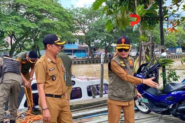 Bandel Tak Mau Pindah, Lapak Pencucian Boks Ikan di Samarinda Akhirnya Digusur Satpol PP